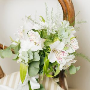 wedding jasminum auriculatum flower bouquet wooden chair 23 2148187486