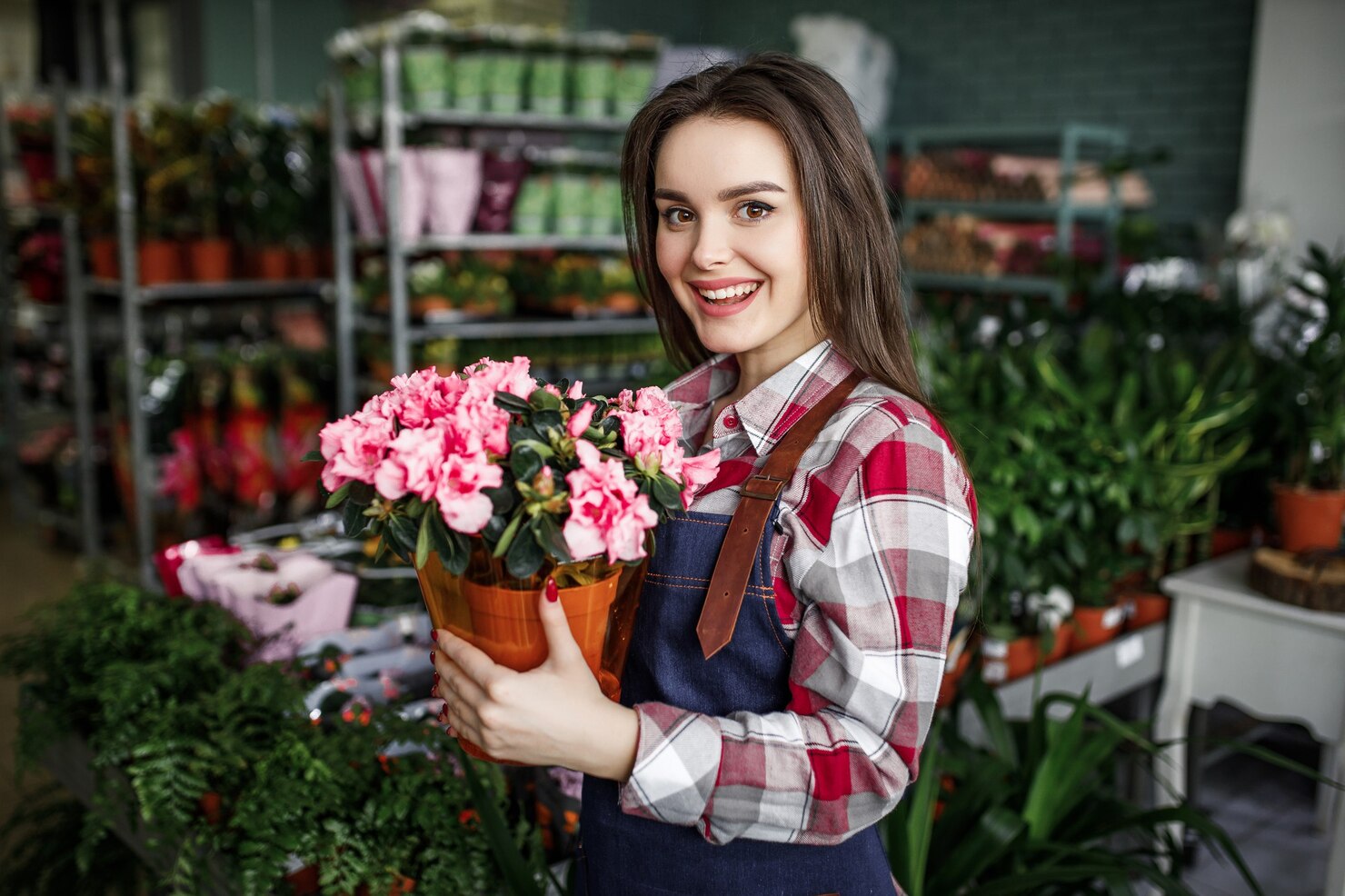 cute woman working flower center 496169 1395